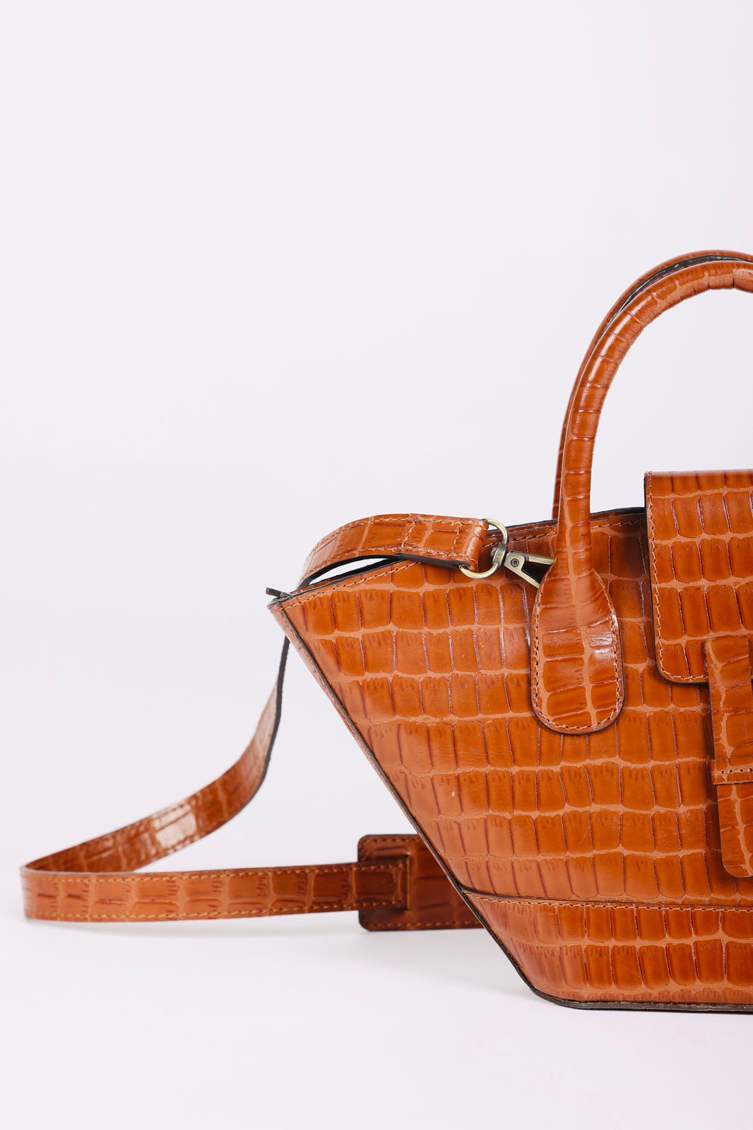The Amara Croc Tote - Eternal Structure